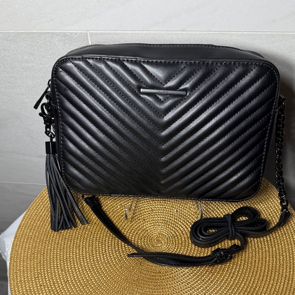 Aldo Black Chevron Crossbody Bag EXCELLENT CONDITION !